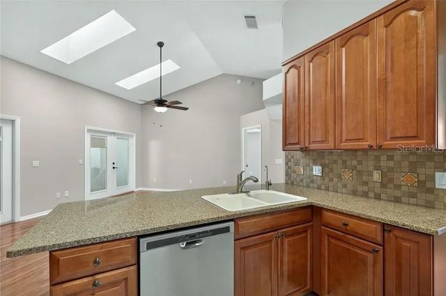 112 MADRONA DRIVE, Eustis, FL 32726