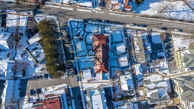 122 Regent Street Unit 1, Saratoga Springs, NY 12866