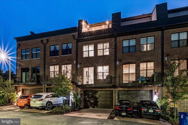 2118 18TH ST N, Arlington, VA 22201