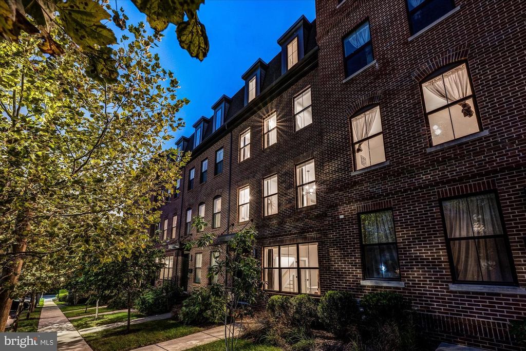 2118 18TH ST N, Arlington, VA 22201