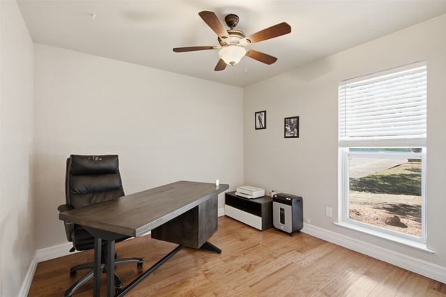 917 E Worth Street, Grapevine, TX 76051