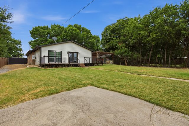 917 E Worth Street, Grapevine, TX 76051
