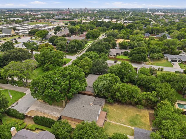 917 E Worth Street, Grapevine, TX 76051