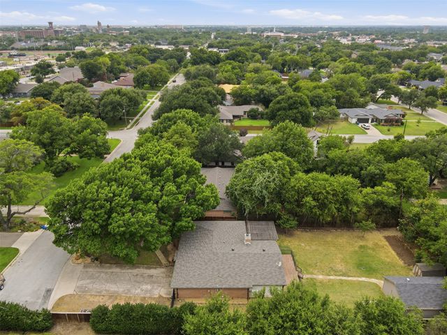 917 E Worth Street, Grapevine, TX 76051