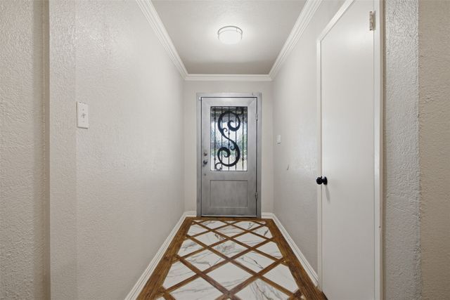 917 E Worth Street, Grapevine, TX 76051