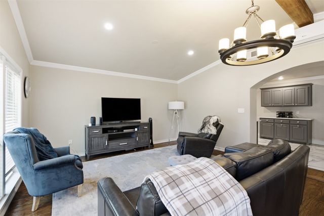 917 E Worth Street, Grapevine, TX 76051