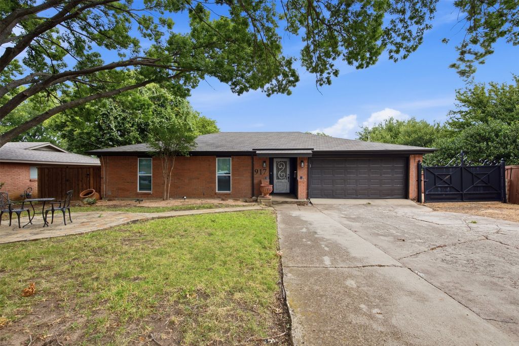 917 E Worth Street, Grapevine, TX 76051 — photo 3