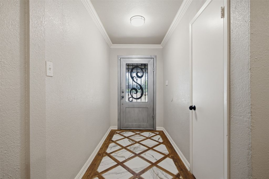 917 E Worth Street, Grapevine, TX 76051 — photo 4