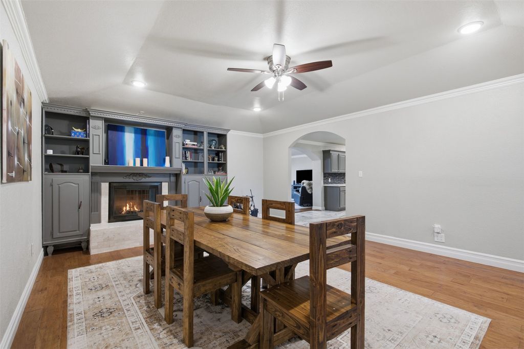 917 E Worth Street, Grapevine, TX 76051 — photo 5