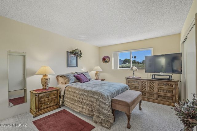 1319 S Desert Meadows Circle, Green Valley, AZ 85614