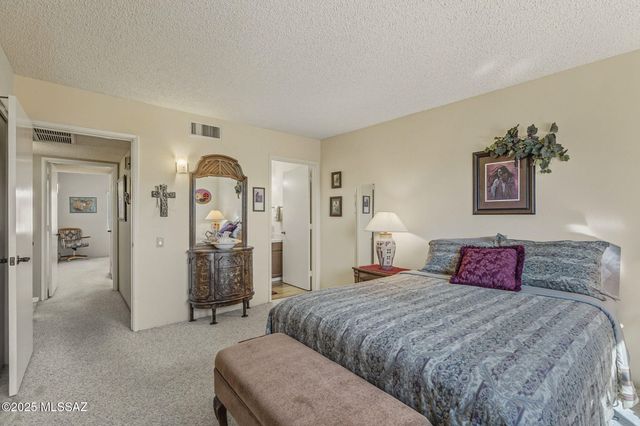 1319 S Desert Meadows Circle, Green Valley, AZ 85614