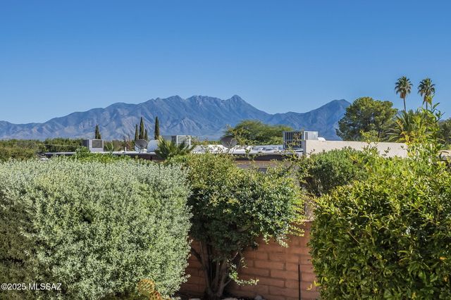 1319 S Desert Meadows Circle, Green Valley, AZ 85614