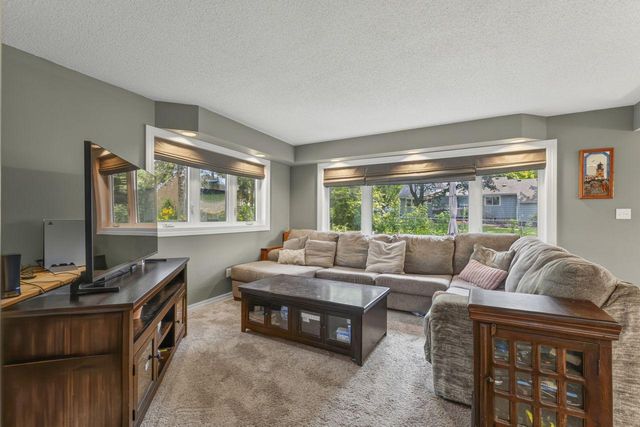 1536 9th Avenue NE, Rochester, MN 55906