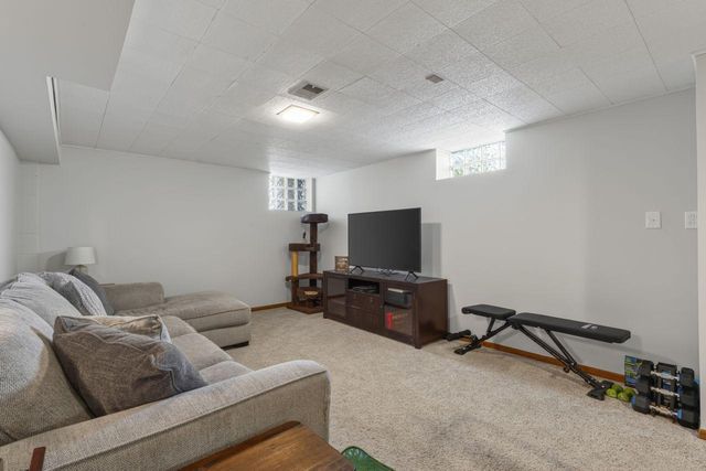 1536 9th Avenue NE, Rochester, MN 55906