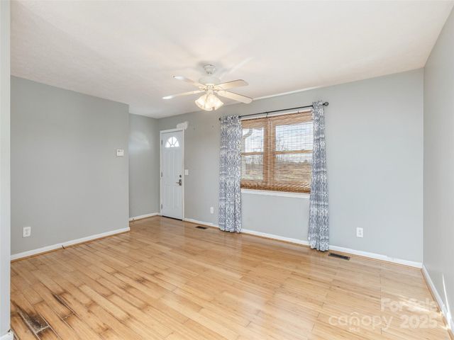 5057 Howard Gap Road, Flat Rock, NC 28731