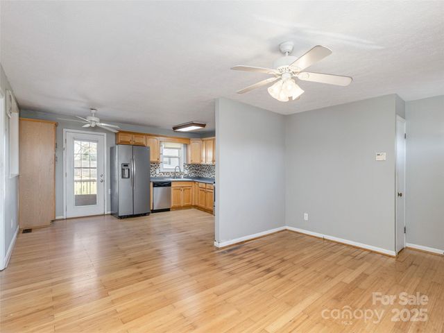 5057 Howard Gap Road, Flat Rock, NC 28731