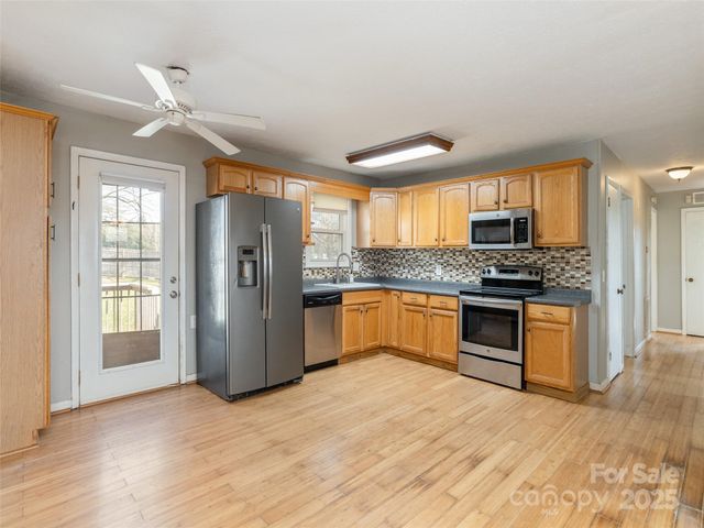 5057 Howard Gap Road, Flat Rock, NC 28731