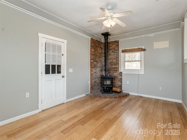 5057 Howard Gap Road, Flat Rock, NC 28731