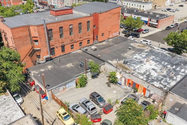 202 Broadway 31, Lawrence, MA 01840