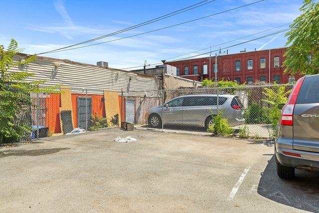 202 Broadway 31, Lawrence, MA 01840