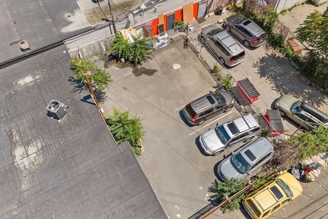 202 Broadway 31, Lawrence, MA 01840