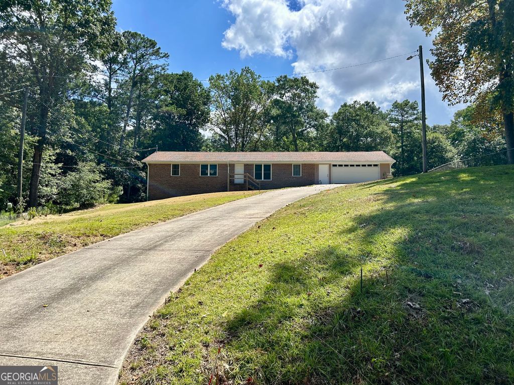 1429 Pine Hill Drive, Elberton, GA 30635
