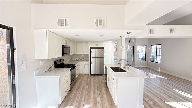 365 Peach Tree Drive, Henderson, NV 89014