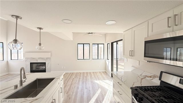 365 Peach Tree Drive, Henderson, NV 89014