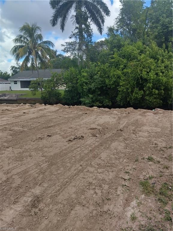 65 Cardinal DR, NORTH FORT MYERS, FL 33917 — photo 5