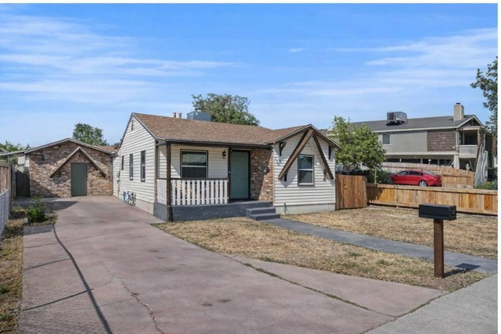 Image 2 of property listing at 210 E Bush Street, Lemoore, CA 93245