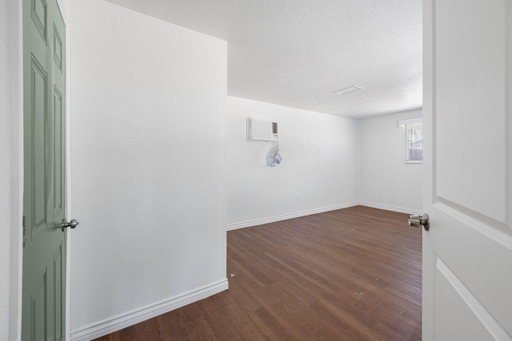 Image 21 of property listing at 210 E Bush Street, Lemoore, CA 93245