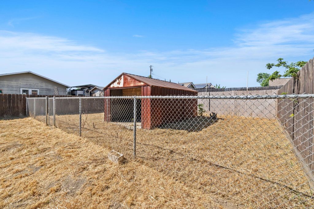 Image 34 of property listing at 210 E Bush Street, Lemoore, CA 93245