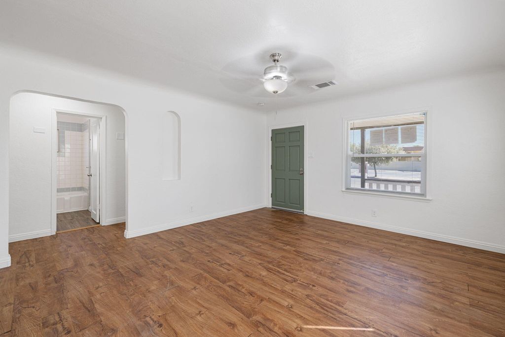 Image 8 of property listing at 210 E Bush Street, Lemoore, CA 93245