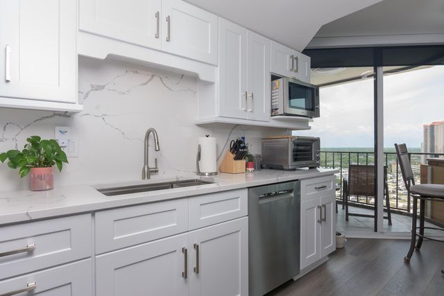 9650 Shore Dr Apt 1911, Myrtle Beach, SC 29572