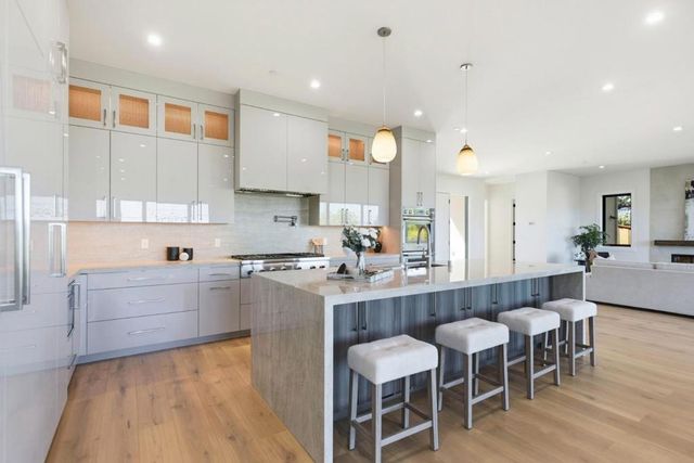 685 Upland Road, Redwood City, CA 94062