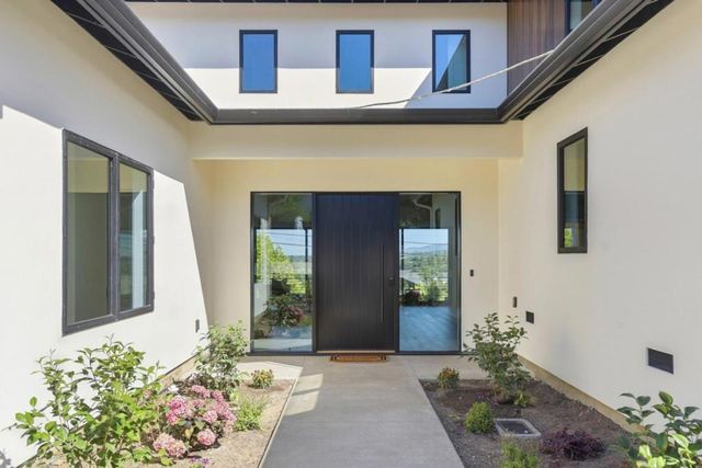 685 Upland Road, Redwood City, CA 94062