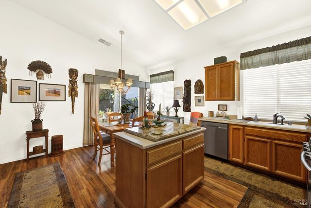 313 Trellis Ln, Vacaville, CA 95687