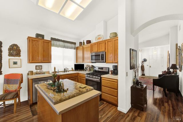 313 Trellis Ln, Vacaville, CA 95687