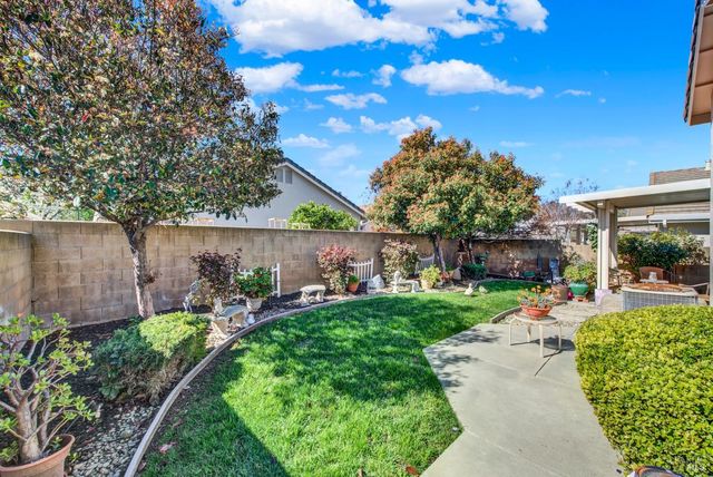 313 Trellis Ln, Vacaville, CA 95687