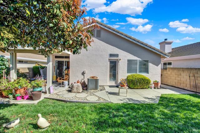 313 Trellis Ln, Vacaville, CA 95687