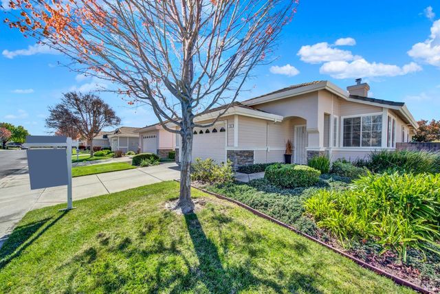 313 Trellis Ln, Vacaville, CA 95687