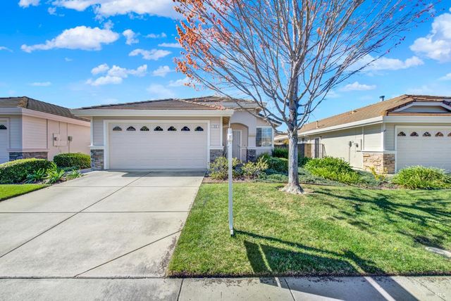 313 Trellis Ln, Vacaville, CA 95687