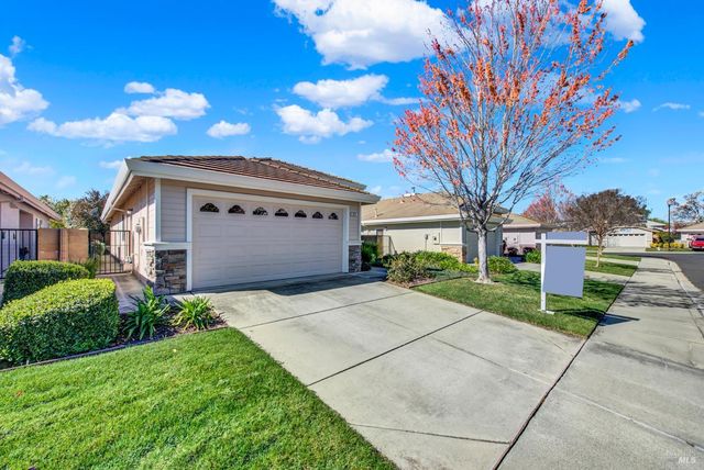 313 Trellis Ln, Vacaville, CA 95687