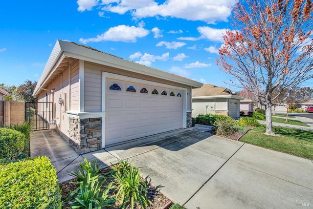 313 Trellis Ln, Vacaville, CA 95687