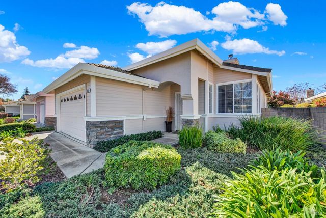 313 Trellis Ln, Vacaville, CA 95687