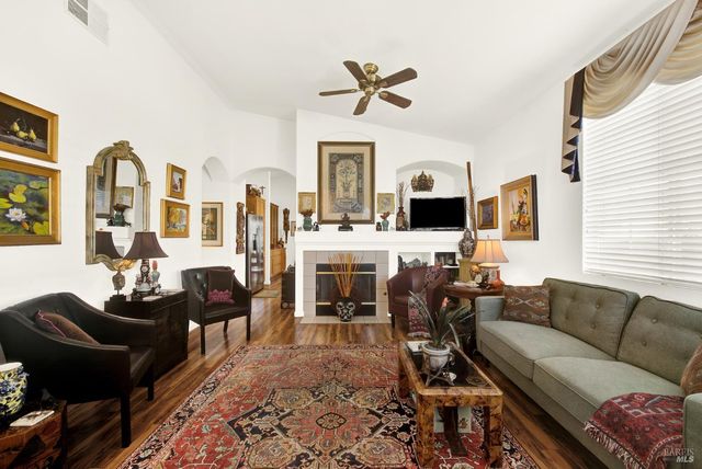 313 Trellis Ln, Vacaville, CA 95687