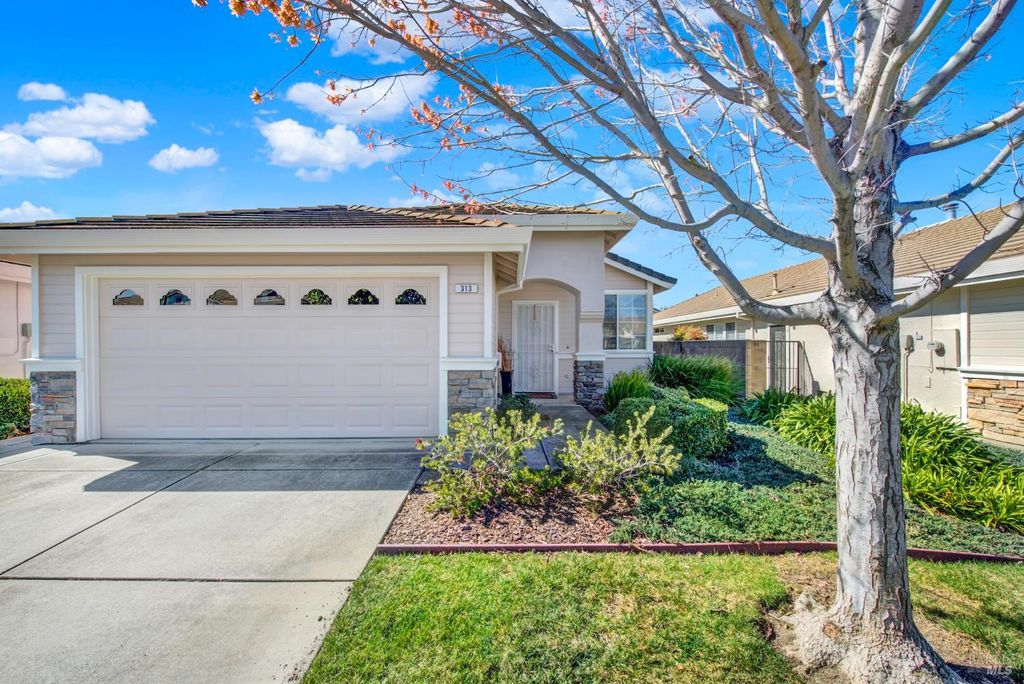 313 Trellis Ln, Vacaville, CA 95687