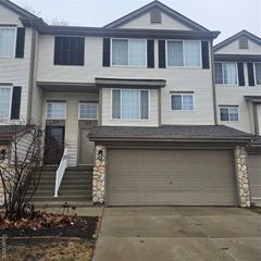 215 Oak Ridge Drive, Pontiac, MI 48341