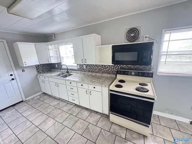 2301 North Rose Drive SW, Huntsville, AL 35805