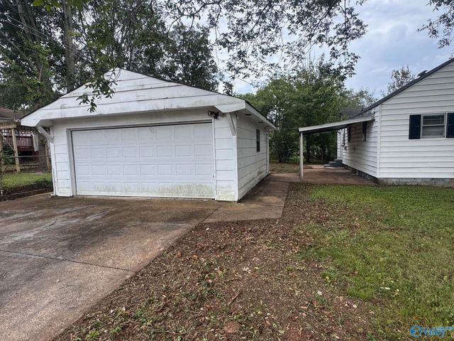 2301 North Rose Drive SW, Huntsville, AL 35805